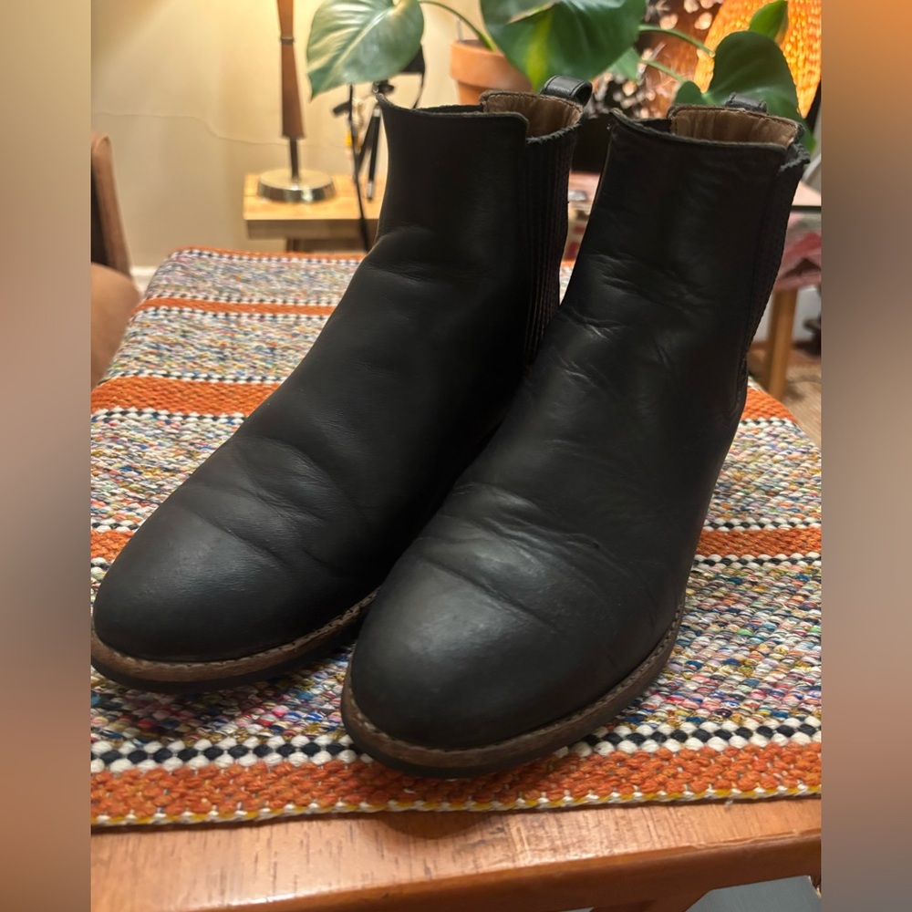 Thursday Boot Company Women's Leather Dreamer Chelsea 7